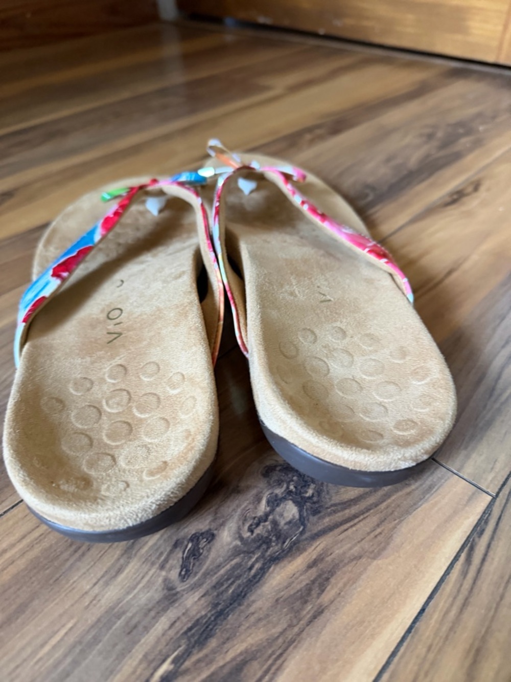 Vionic Bella Thong Sandals View 3